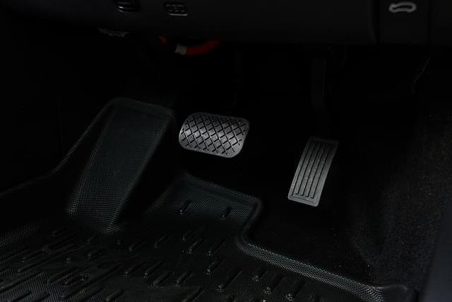 Foot Controls Image - 3672