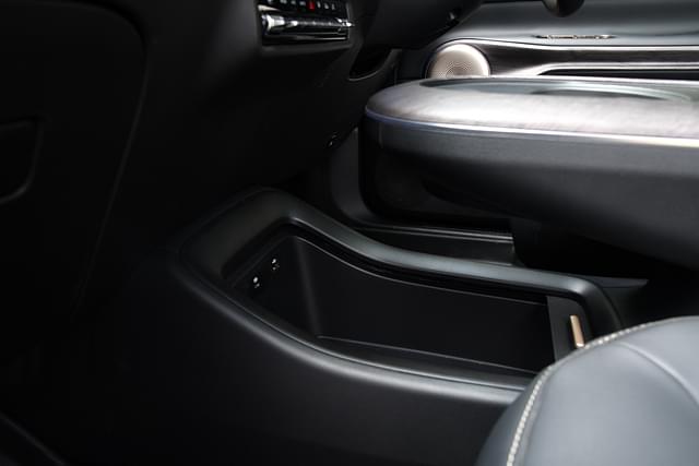 Console Storage Image - 3690