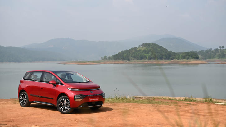 Mg Windsor Front Left Three Quarter