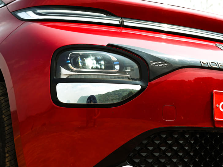 Mg Windsor Front Right Three Quarter