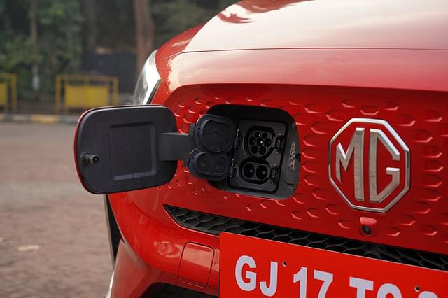 Charging Ports Image - 4027