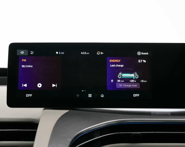 Infotainment System Image - 30402