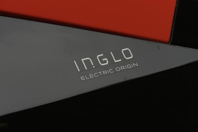 Rear Logo Image - 7586