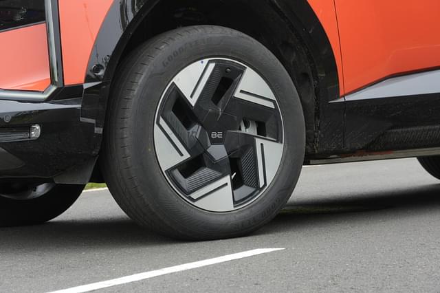 Alloy Wheels Image - 7782