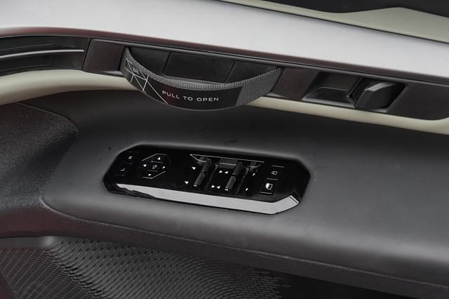 Door Controls Image - 7816