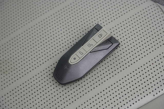 Door Controls Image - 7922