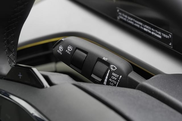 Steering Mounted Controls Image - 7972