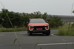 Mahindra Be 6e Front Right Three Quarter