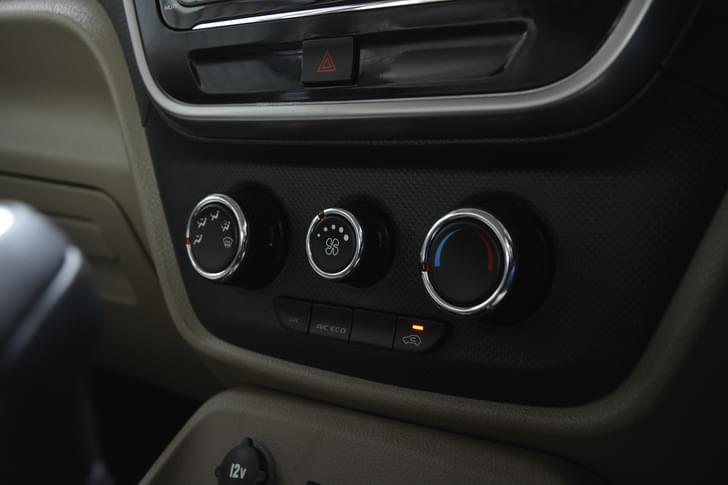 Mahindra Bolero Neo 12V Power Outlets