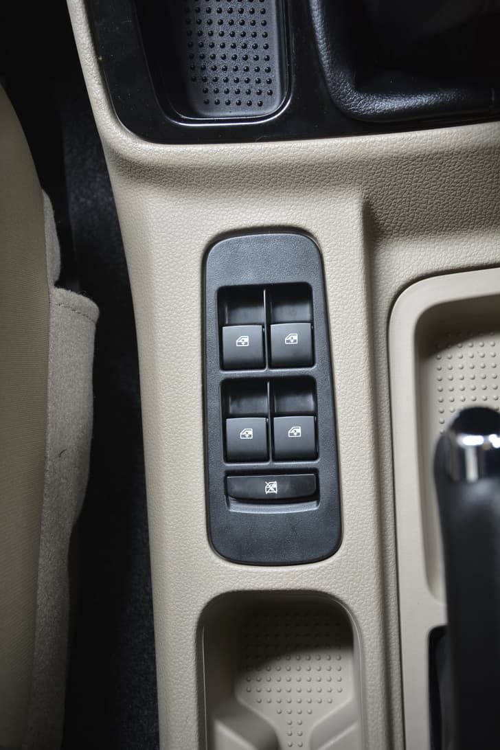 Mahindra Bolero Neo Console Storage