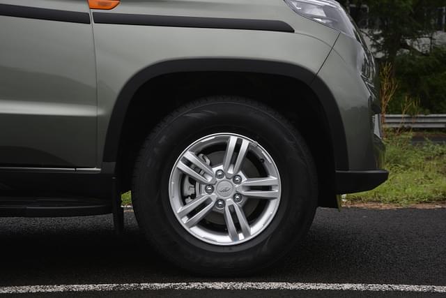 Alloy Wheels Image - 9037