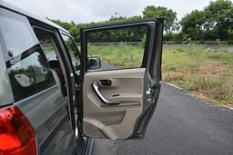 Mahindra Bolero Neo Door Controls