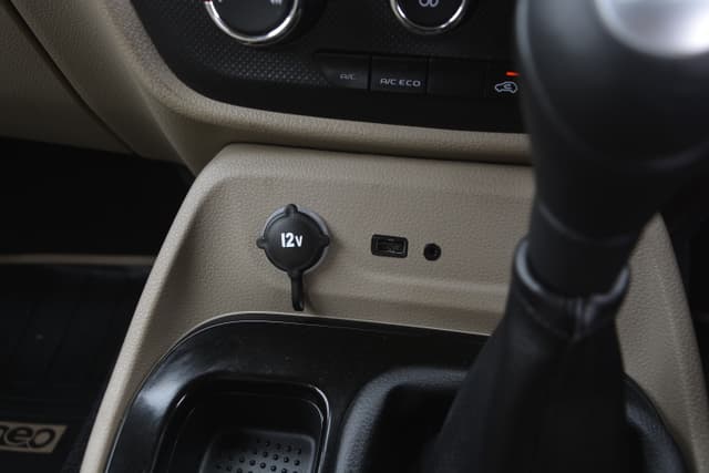12V Power Outlets Image - 9057