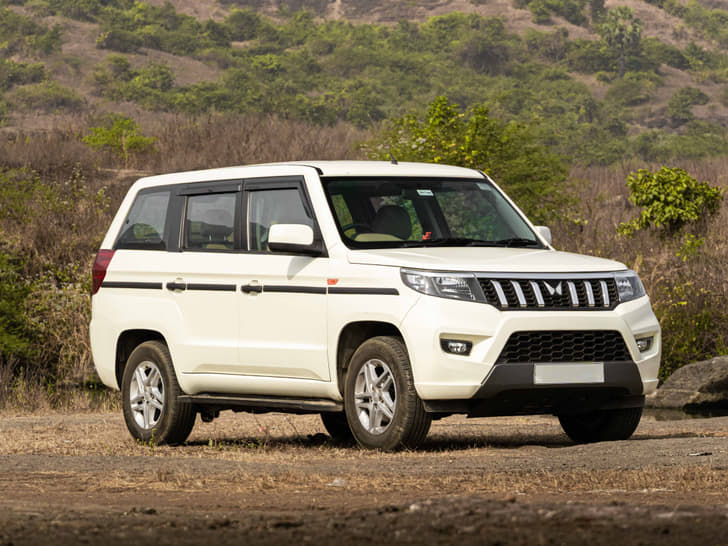 Mahindra Bolero Neoplus Front Left Three Quarter