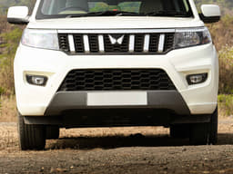 Mahindra Bolero Neoplus Front View