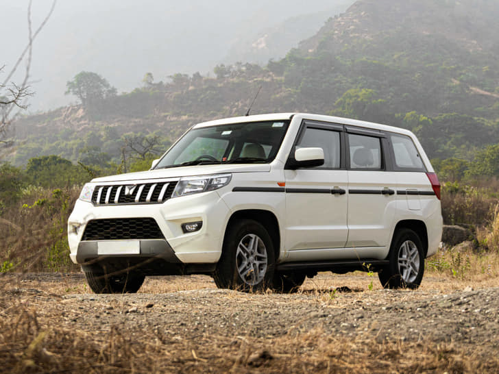 Mahindra Bolero Neoplus Front Right Three Quarter