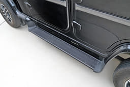 Mahindra Bolero Color Black