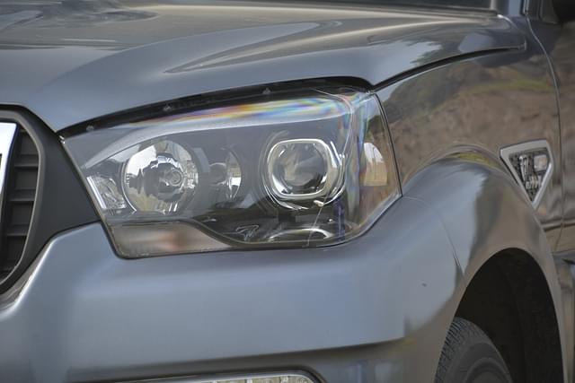 Headlight Image - 7387