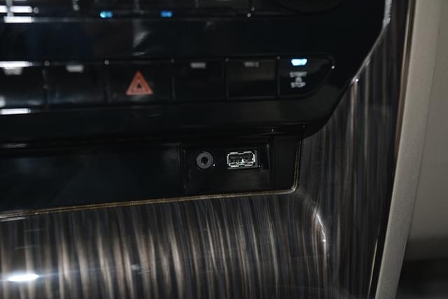 Charging Ports Image - 7537
