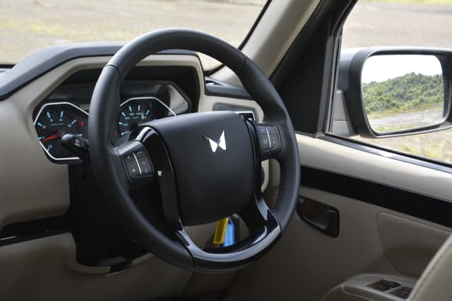 Instrument Cluster Image - 7600