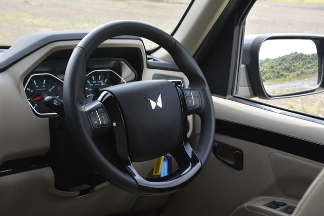 Instrument Cluster Image - 7600