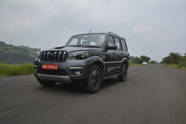 Mahindra Scorpio Classic Front Right Three Quarter