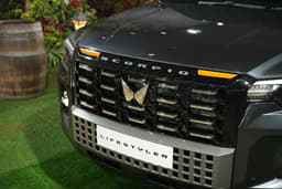 Mahindra Scorpio Lifestyler Front Right Three Quarter Mahindra Scorpio Lifestyler Front Right Three Quarter