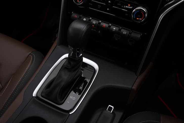 Mahindra Scorpio N Elevating Gear Knob