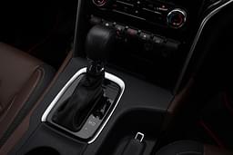 Mahindra Scorpio N Elevating Gear Knob