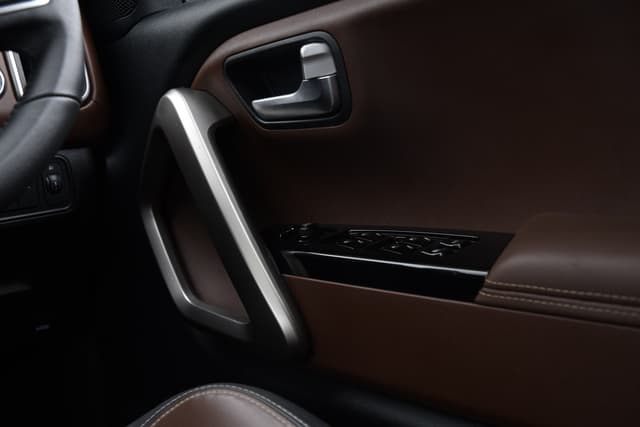 Door Controls Image - 4672