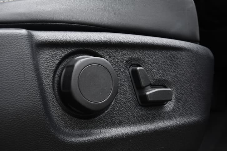Mahindra Scorpio N Driver Height Adjustable Seat