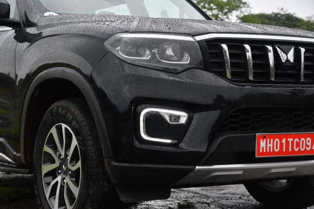 Headlight Image - 4699
