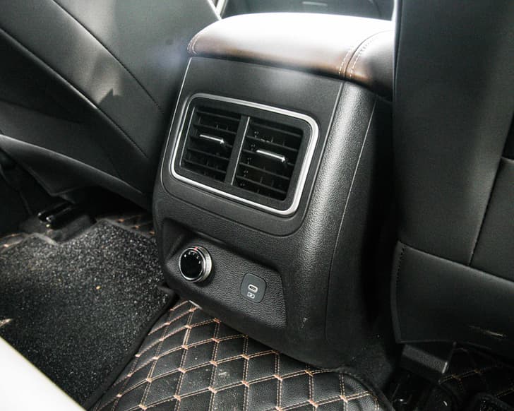 Mahindra Scorpio N Ac Vents Rear