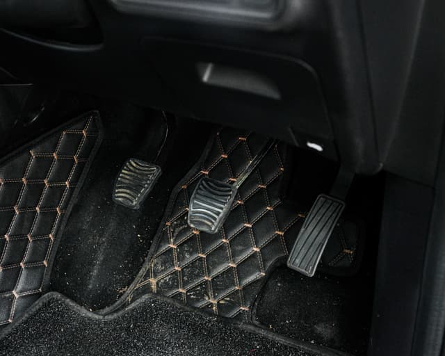 Foot Controls Image - 30424