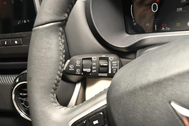 Infotainment System Image - 1216
