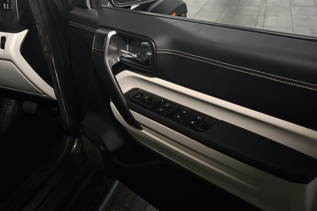 Door Controls Image - 1224