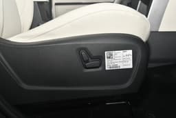 Mahindra Thar Roxx Color Ivory