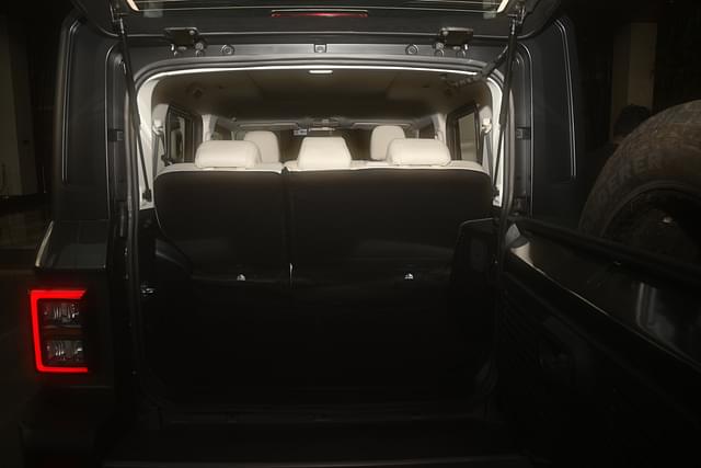 Rear View Image - 1262