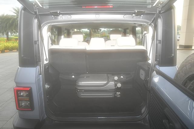 Rear View Image - 1270