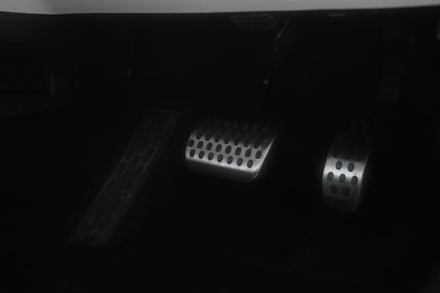 Foot Controls Image - 1294