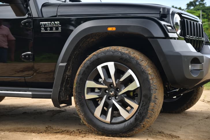 Mahindra Thar Roxx Front Right Three Quarter