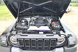 Mahindra Thar Roxx Color Black
