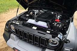 Mahindra Thar Roxx Color Black