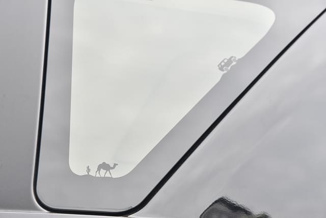 Rear Quarter Glass Image - 1339