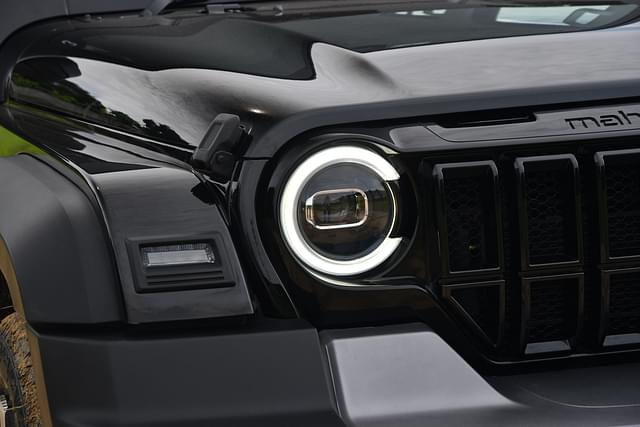 Headlight Image - 1348
