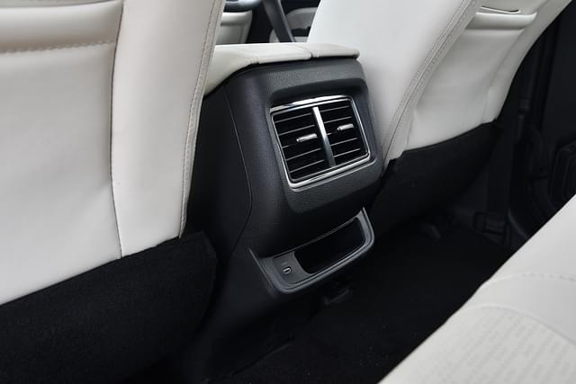 2nd Row Ac Vent Image - 1365