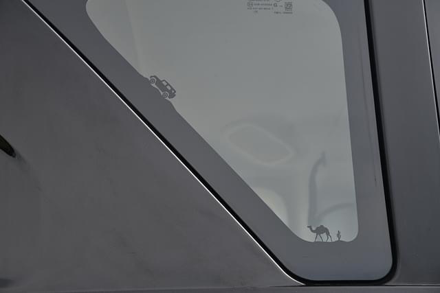 Rear Quarter Glass Image - 1367
