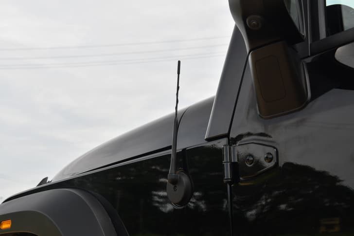 Mahindra Thar Roxx Antenna