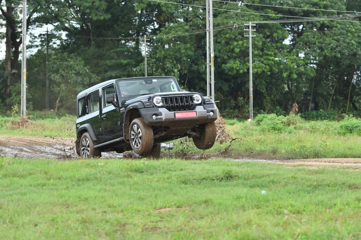 Mahindra Thar Roxx Front Left Three Quarter
