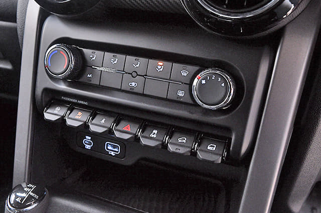 Leather Wrapped Gear Knob  Shift Selector Image - 33019